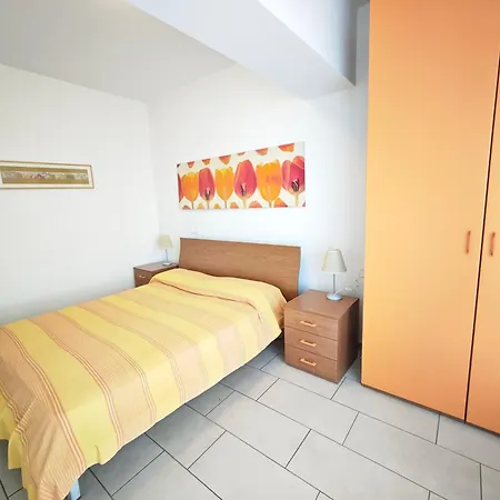 Condominio Central Palace Lignano Sabbiadoro Exterior photo