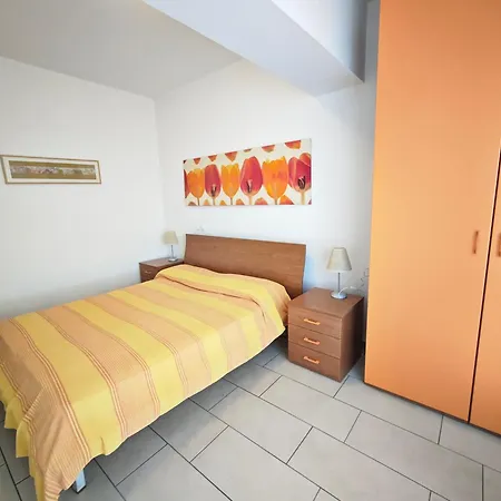 Condominio Central Palace Lignano Sabbiadoro Exterior photo
